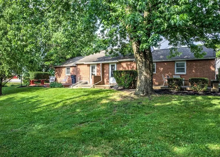 New Cozy Home Near Outlets & Amish Country