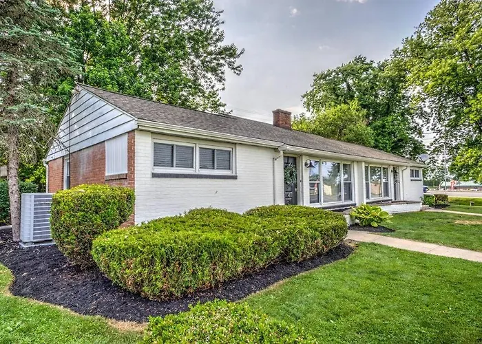 New Cozy Home Near Outlets & Amish Country
