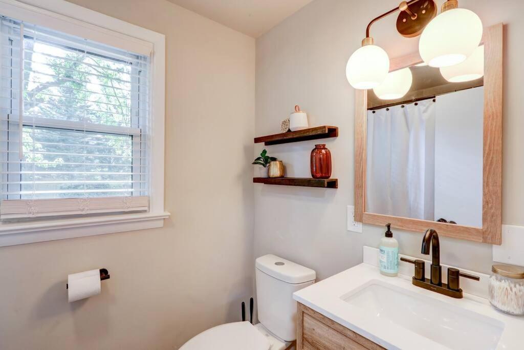 Casa de Férias New Cozy Near Outlets & Amish Country Lancaster